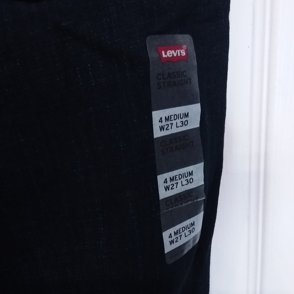 Women's Levi's Classic Straight Mid Rise Jeans 27W by 30L New with Tags - Picture 9 of 12